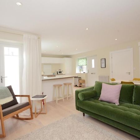 The Mews - 2 Bedroom Luxury, Spacious House With Free Parking York Exteriör bild