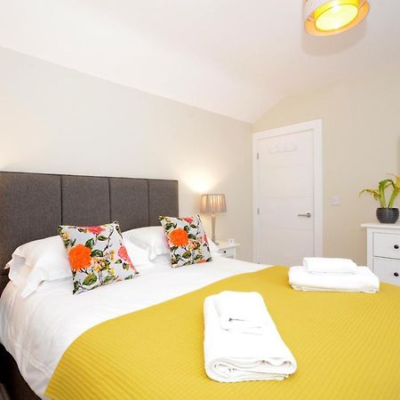 The Mews - 2 Bedroom Luxury, Spacious House With Free Parking York Exteriör bild