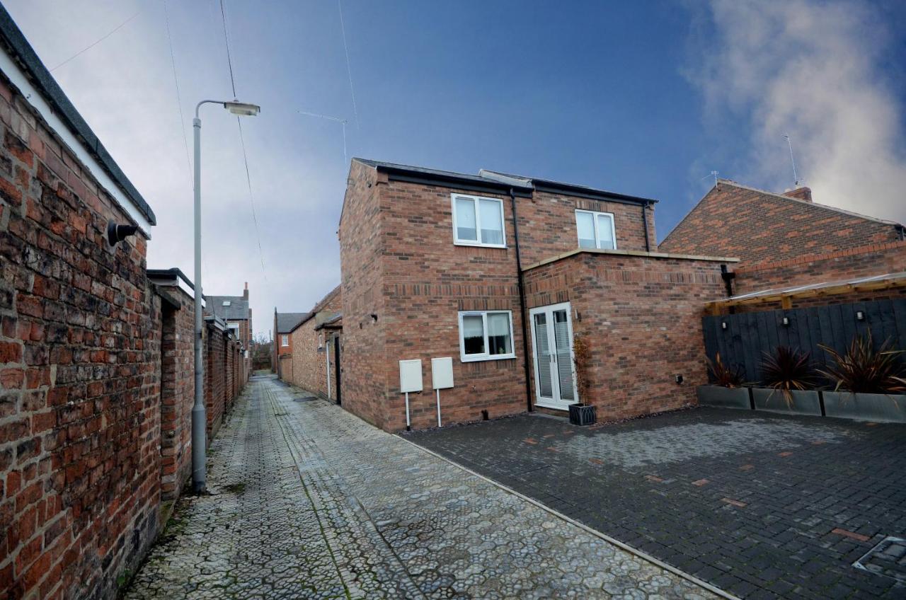 The Mews - 2 Bedroom Luxury, Spacious House With Free Parking York Exteriör bild