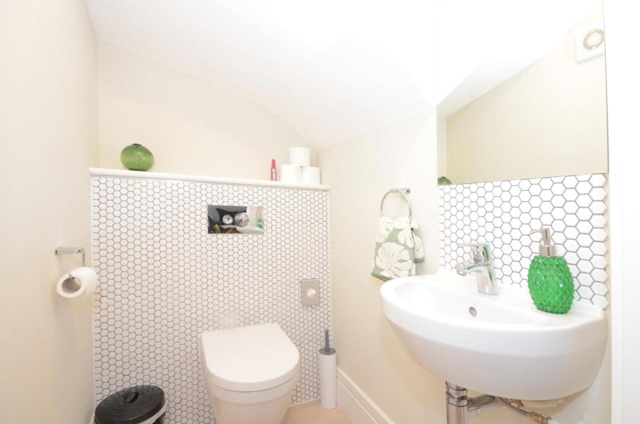 The Mews - 2 Bedroom Luxury, Spacious House With Free Parking York Exteriör bild