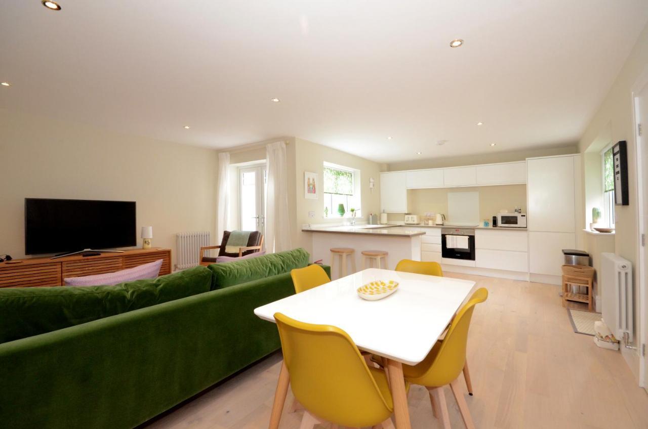 The Mews - 2 Bedroom Luxury, Spacious House With Free Parking York Exteriör bild